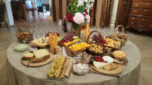 SOUTH SHORE BUSINESS REVIEW - catered too table